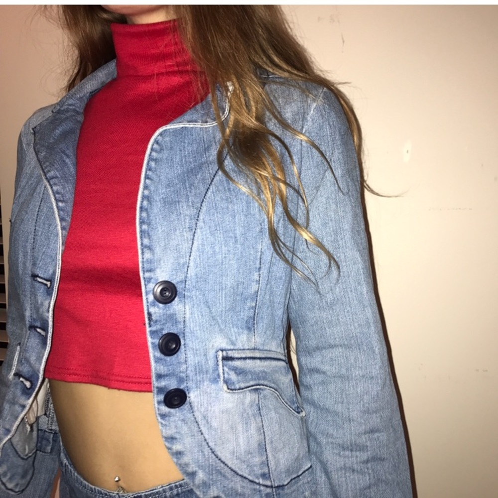 LEVI’S UNIQUE DENIM JACKET